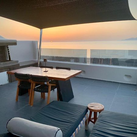 Incognito Beach Villa Santorini Kamári エクステリア 写真