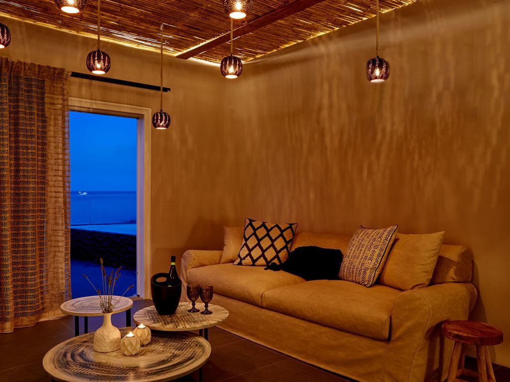 Incognito Beach Villa Santorini Kamári エクステリア 写真