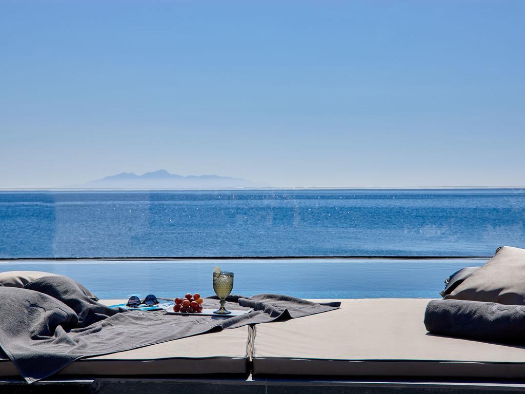 Incognito Beach Villa Santorini Kamári エクステリア 写真