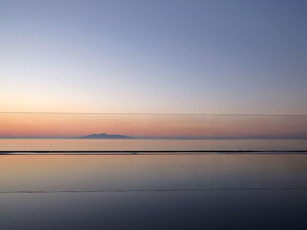 Incognito Beach Villa Santorini Kamári エクステリア 写真